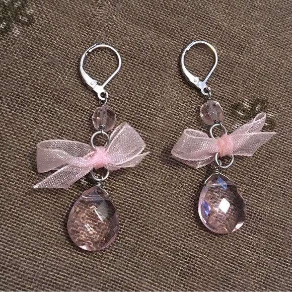 Vintage Pink Bow Beaded Dangle Earrings - Picture 2 of 6